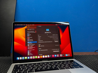 prodam-macbook-pro-13-2017-8256gb