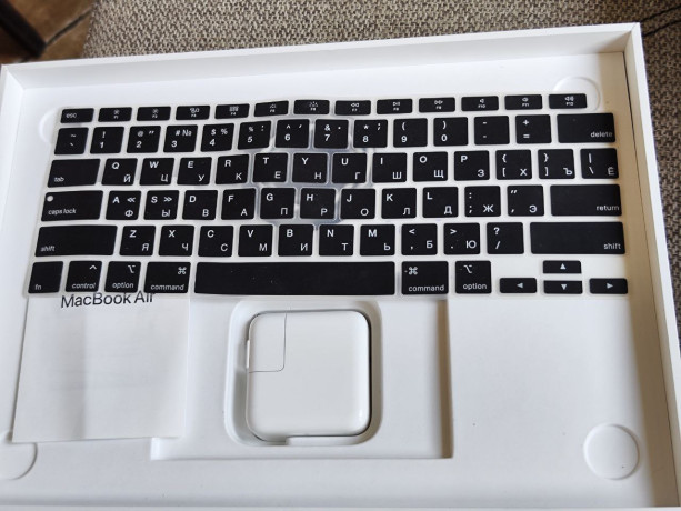 macbook-m1-8256-gold-big-1