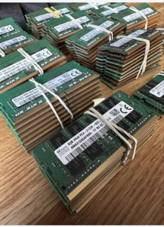 prodam-ozu-ddr4-4gb-sodimm-big-0