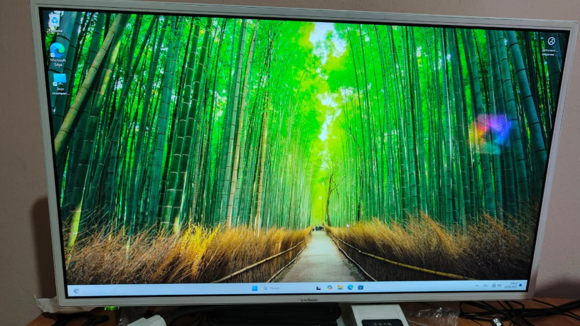 prodam-obmeniaiu-symkent-prodam-ili-obmeniaiu-monitor-viewsonic-32-diuima-v-otlicnom-sostoianii-bez-ca-big-0