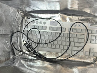 prodaiu-klaviaturu-logitech-tkl913-besprovodnaia-45000-tenge