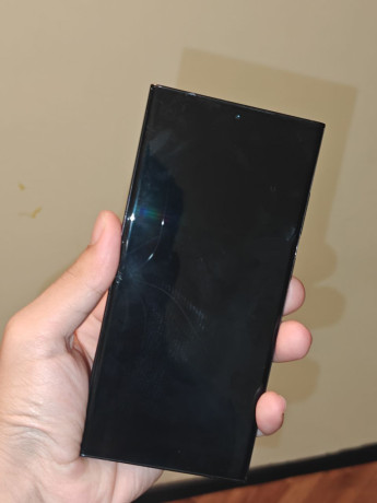 prodam-samsung-s23-ultra-na-256gb-big-0