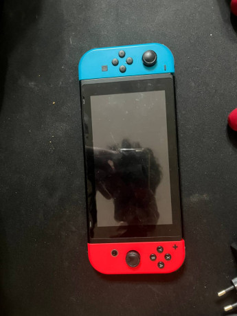 prodam-nintendo-switch-vmeste-s-igrami-big-2