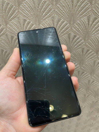 obmeniaiu-samsung-a51-128gb-i-iphone-7-plus-128gb-v-srednix-sostoianix-na-odin-moshhnyi-android-big-1
