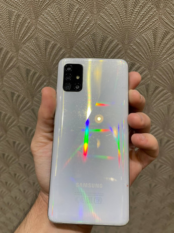 obmeniaiu-samsung-a51-128gb-i-iphone-7-plus-128gb-v-srednix-sostoianix-na-odin-moshhnyi-android-big-0