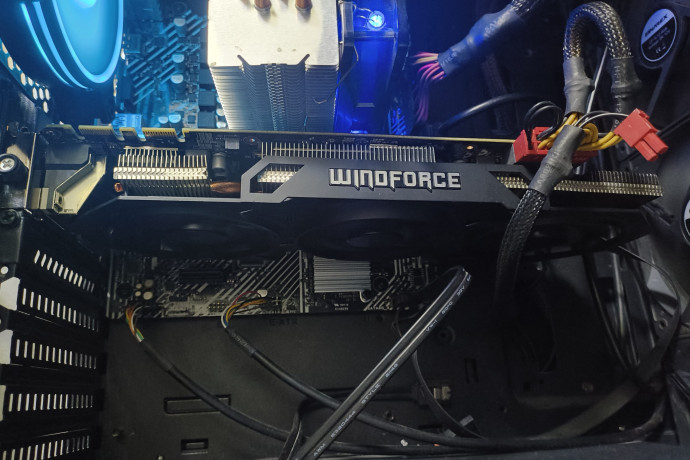 igrovaia-videokarta-gigabyte-nvidia-geforce-gtx-970-big-0