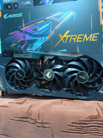 prodam-videokartu-gigabyte-aorus-extrem-rtx-3090-24gb-big-0