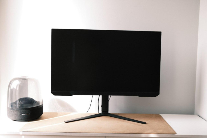 igrovoi-monitor-samsung-32odyssey-5-big-0