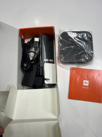 prodam-smart-pristavku-xiaomi-mi-box-big-0