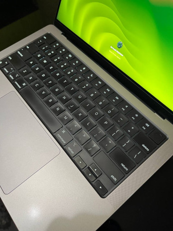 prodaiu-macbook-pro-14-m1-pro-32512-big-3