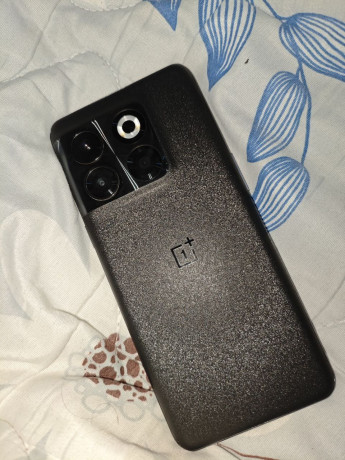 obmeniaiu-oneplus-10t-big-1