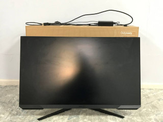 samsung-odyssey-g5-165gerc-32-diuima-idealnoe-sostoianie-korobka-vse-est