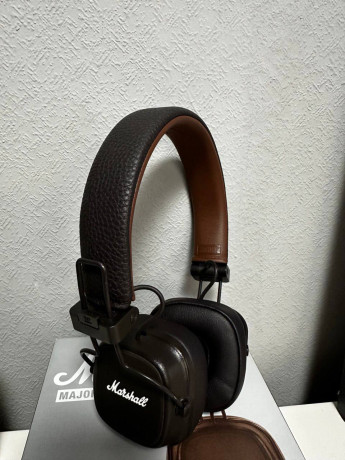 prodaiutsia-originalnye-koricnevye-nausniki-marshall-major-4-big-0