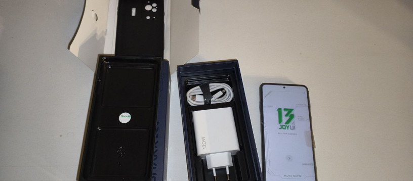 prodam-igrovoi-smartfon-xiaomi-black-shark-5-v-polnom-komplekte-sostoianie-xorosee-polzovalsia-okol-big-1