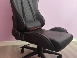 kompiuternoe-kreslo-cougar-outrider-black-cernyi