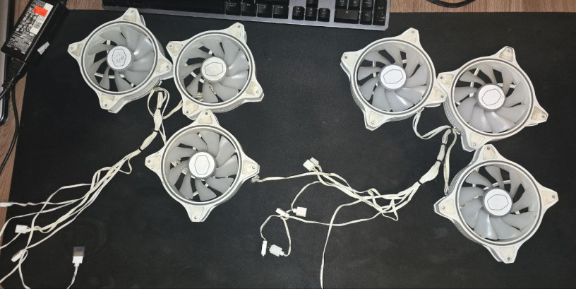 prodam-komplekt-ventiliatorov-cooler-master-mf120r-argb-6-stuk-2-komplekta-po-3-v-1-big-1