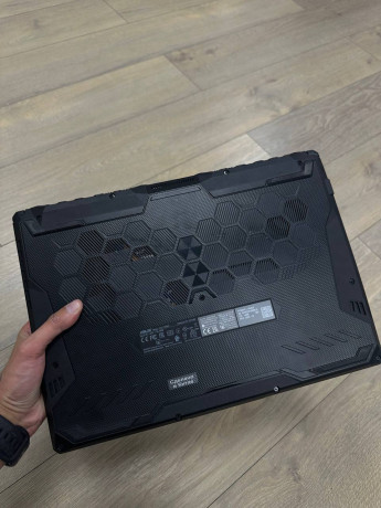 prodam-xorosii-noutbuk-asus-tuf-gaming-f15-fx506h-big-3