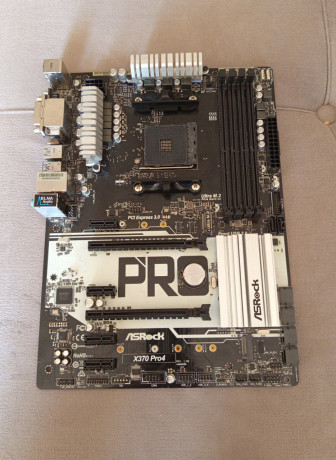materinskaia-plata-asrock-x370-pro4-big-0