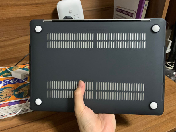 prodam-novyi-cexol-dlia-macbook-pro-16-2019-big-2