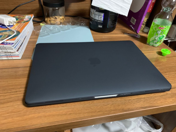 prodam-novyi-cexol-dlia-macbook-pro-16-2019-big-1