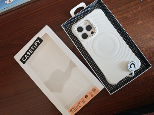 prodam-novyi-cexol-casetify-s-podderzkoi-magsafe-na-iphone-15-pro-max-original-zakazyvalsia-so-stato-big-0