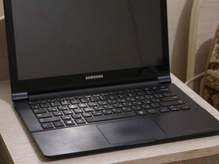 prodaiu-legkii-i-udobnyi-noutbuk-s-sensornym-displeem-samsung-ativ-book-9-lite-otlicno-podoidet-dlia