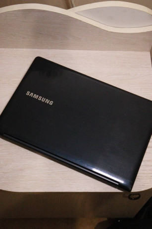 prodaiu-legkii-i-udobnyi-noutbuk-s-sensornym-displeem-samsung-ativ-book-9-lite-otlicno-podoidet-dlia-big-1