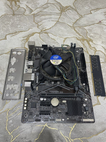 prodam-v-sbore-materinku-h410m-s2-processor-i3-10100f-ram-16gb-apacer-3200mhz-42000tg-boks-kule-big-0