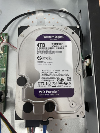 prodam-zestkii-disk-na-4tb-i-na-8tb-v-otlicnom-sostoianii-big-0