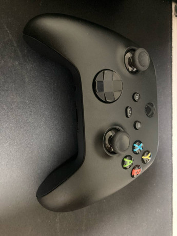 prodaiu-geimpad-xbox-bez-korobki-pokupal-nedeliu-polzovalsia-big-0