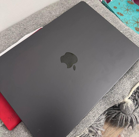 macbook-pro-14-m3-pro-18-gb-512-gb-big-0