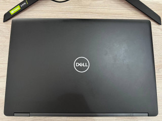 prodaiu-ofisnyi-noutbuk-dell-latitude-5590