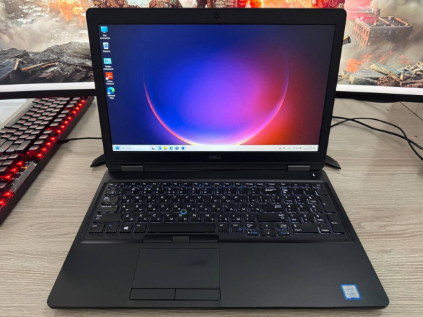 prodaiu-ofisnyi-noutbuk-dell-latitude-5590-big-2