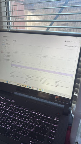 noutbuk-asus-rog-strix-big-4