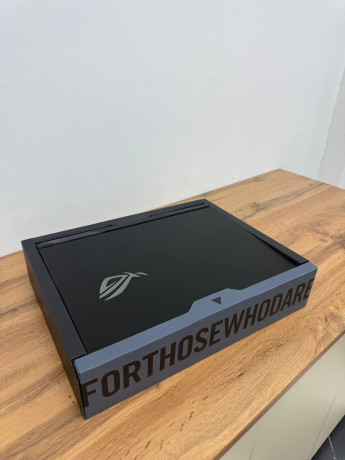 noutbuk-asus-rog-strix-scar-18-g834jy-90nr0cg1-m004n0-big-3