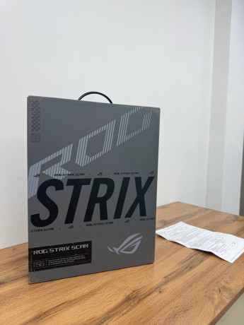 noutbuk-asus-rog-strix-scar-18-g834jy-90nr0cg1-m004n0-big-2