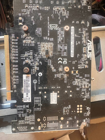 asus-gtx-750-s-plomboi-v-robocem-sostoianii-10000-big-0