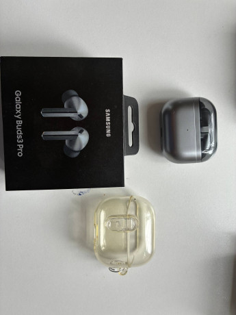 smartfon-samsung-z-flip5-512gb-miatnyi-polnyi-komplekt-s-kabelem-zariadki-korobkoi-i-cexlom-v-poda-big-3