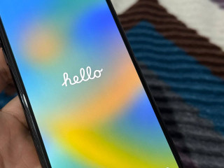 iphone-11-pro-max-v-ocen-xorosem-sostoianii-ucityvaia-cto-telefon-vysel-v-2019-godu-menialos-displei