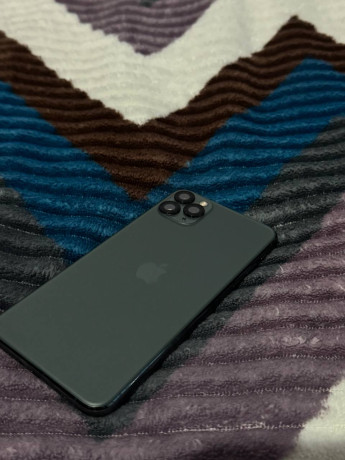 iphone-11-pro-max-v-ocen-xorosem-sostoianii-ucityvaia-cto-telefon-vysel-v-2019-godu-menialos-displei-big-2