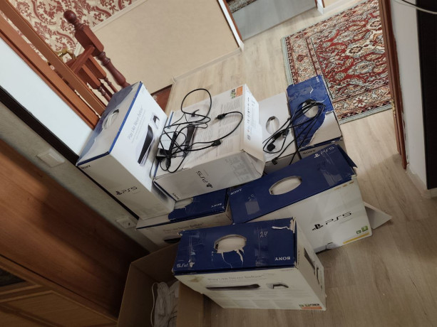 plastation-5-fat-s-2mia-dzoistikami-sd-privodom-v-kolicestve-10st-po-200000-pisite-v-licku-big-0