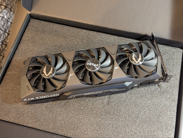 zotac-gaming-geforce-rtx-3090-trinity-oc-big-2
