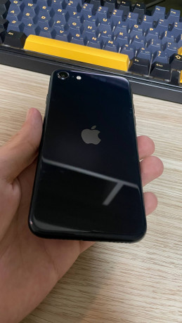 prodam-iphone-se-2022-128gb-midnight-big-1