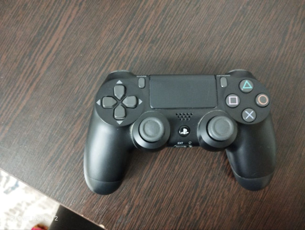 geimpad-kontroller-playstation-4-ps4-ps4-big-0