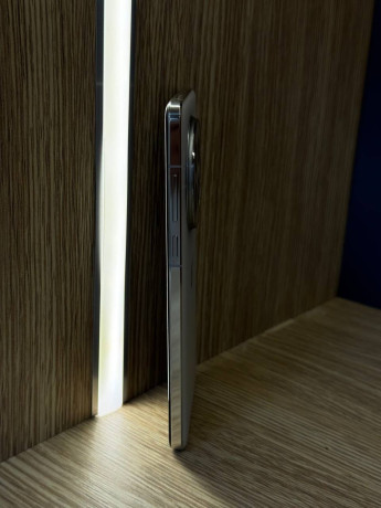 oneplus-13-v-pamiati-12256gb-v-cvete-arctic-dawn-v-ispolzovanii-byl-paru-mesiacev-komplekt-polnyi-big-4