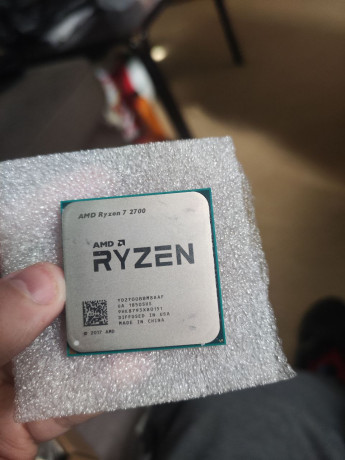 prodam-processor-amd-ryzen-7-2700-proc-zivoi-ne-uzarennyi-nozki-rovnye-big-0