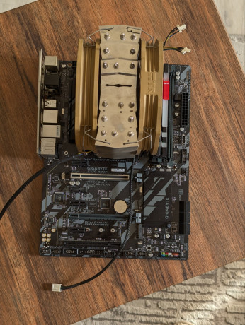 materinka-gigabyte-z370-hd3p-big-1