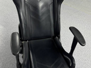 dxracer-prince-cernyi