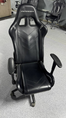 dxracer-prince-cernyi-big-0