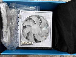 soversenno-novyi-ne-ispolzovannyi-lian-li-edge-ego850g-bez-xaba